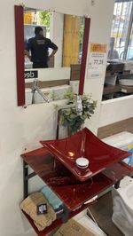 Gabinete-Cuba-Carrara-Vermelho-Quadrado-45x45cm-Vmex